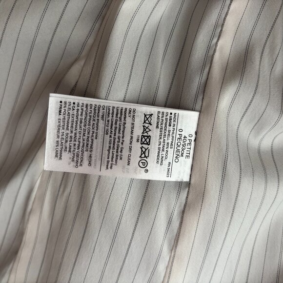 Petite Wool Blazer Banana Republic, Size 0 - Picture 7 of 9